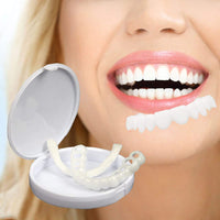 Carillas dentales Snap-On Smile para una sonrisa natural y económica, reutilizables y de material seguro.